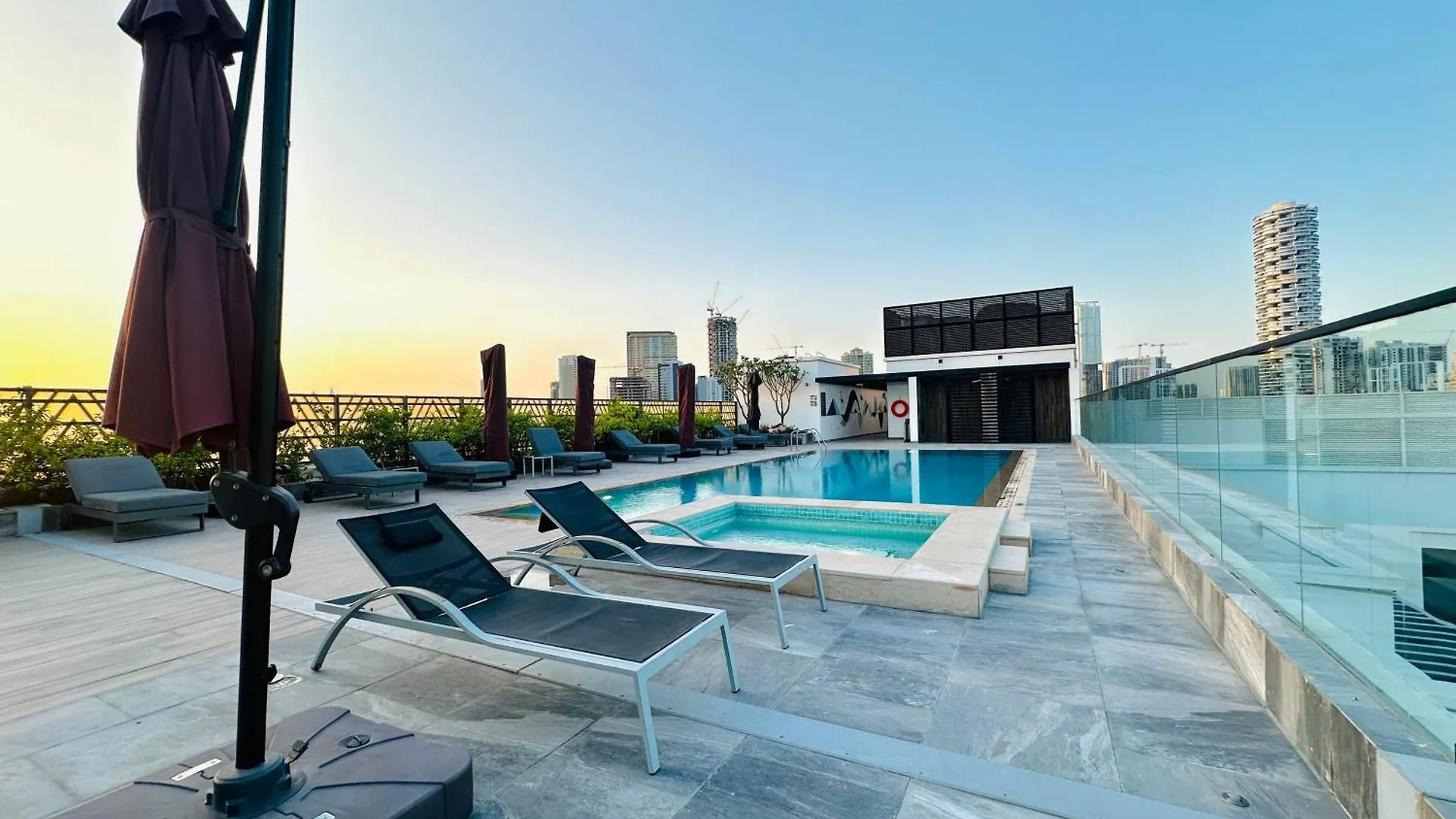 Peaceful 2 Bed Oasis Suite In Jvc Dubaï 0*,  Émirats arabes unis