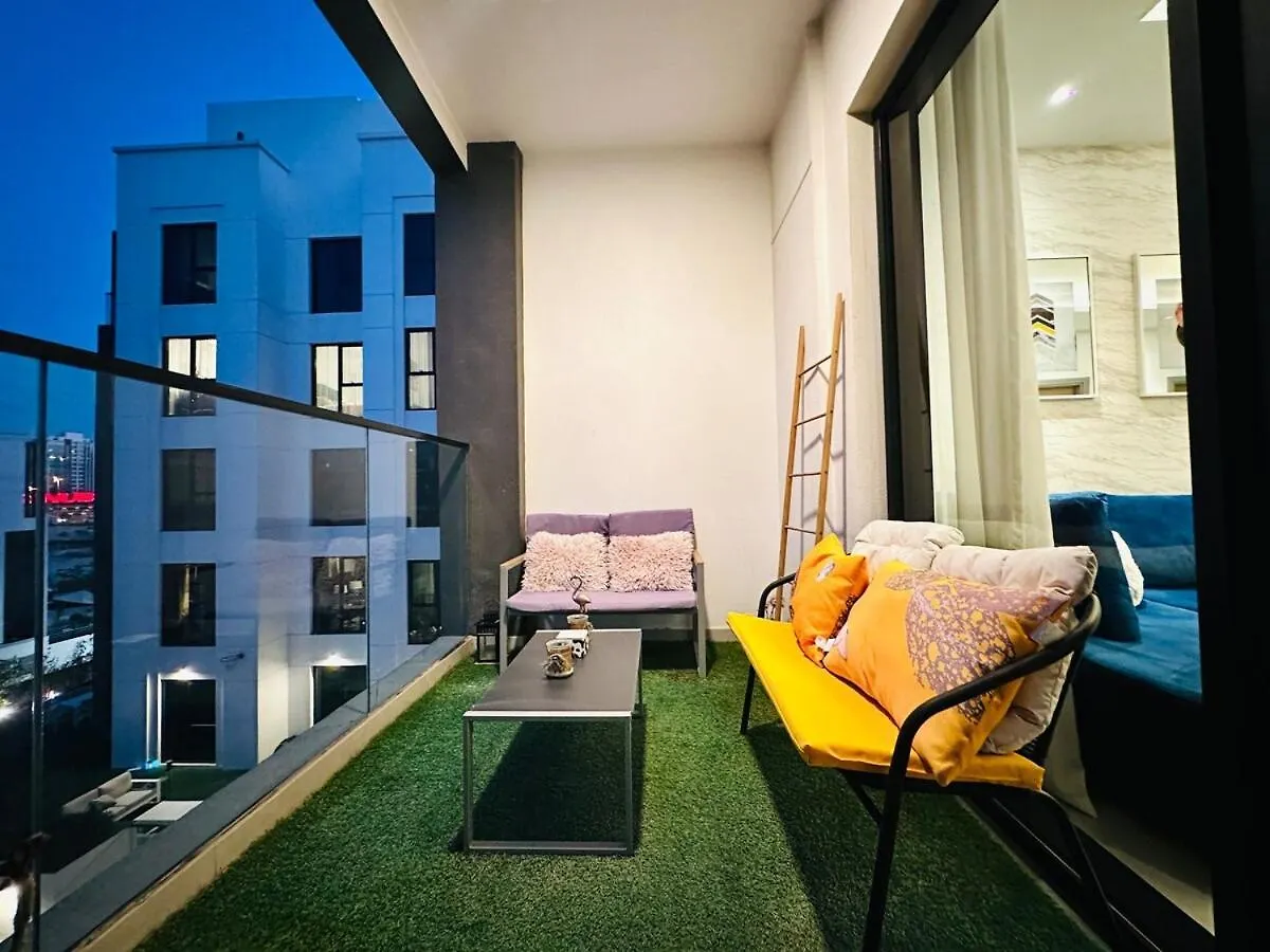 Lägenhet Peaceful 2 Bed Oasis Suite In Jvc Dubai Förenade Arabemiraten