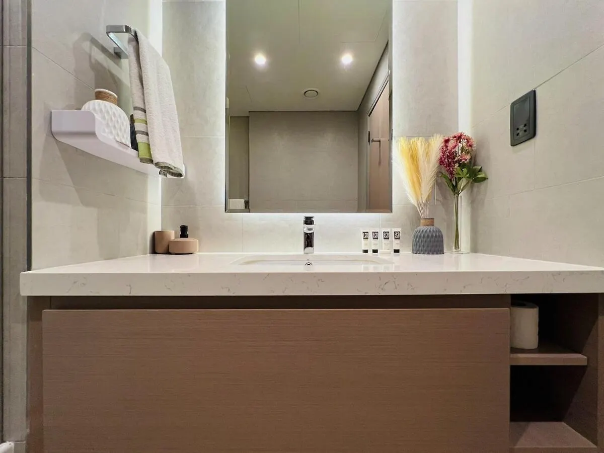 Peaceful 2 Bed Oasis Suite In Jvc Dubai Apartment