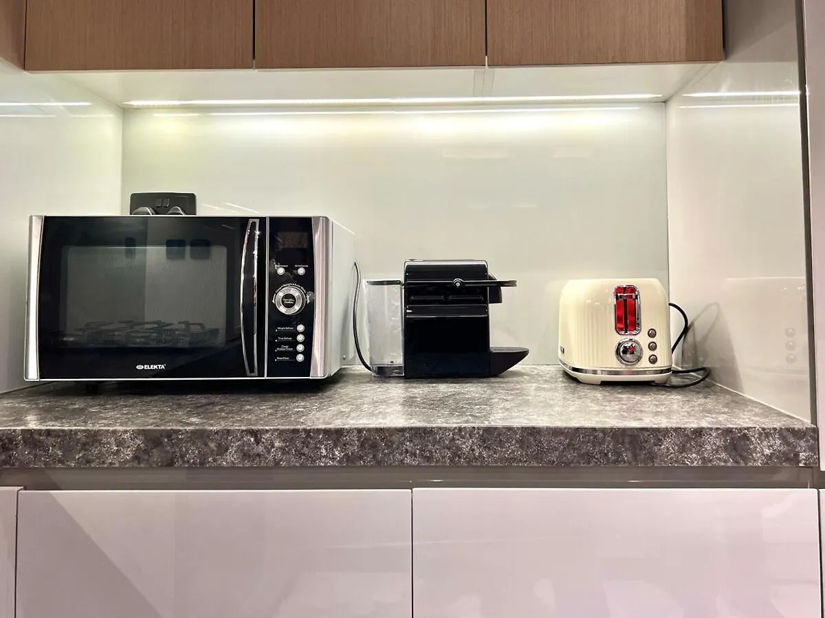 Peaceful 2 Bed Oasis Suite In Jvc Dubai